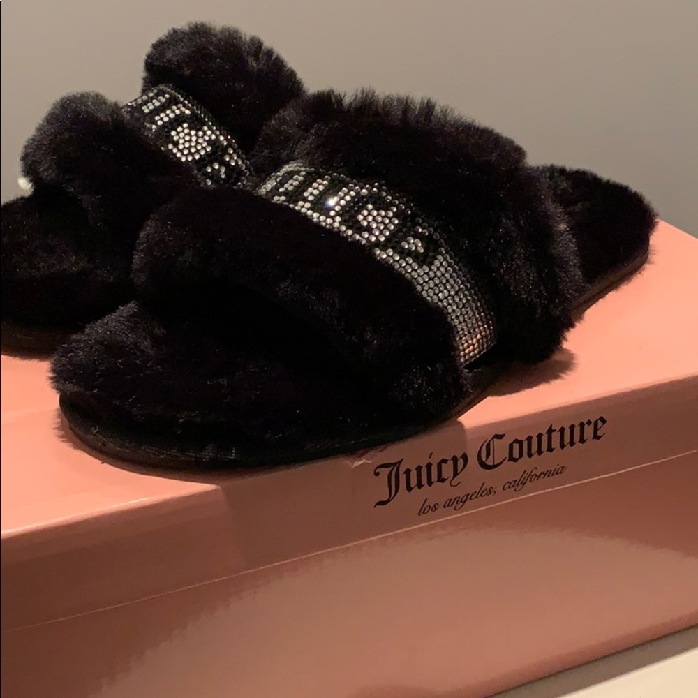 NEW Juicy Couture gravity faux fur slippers